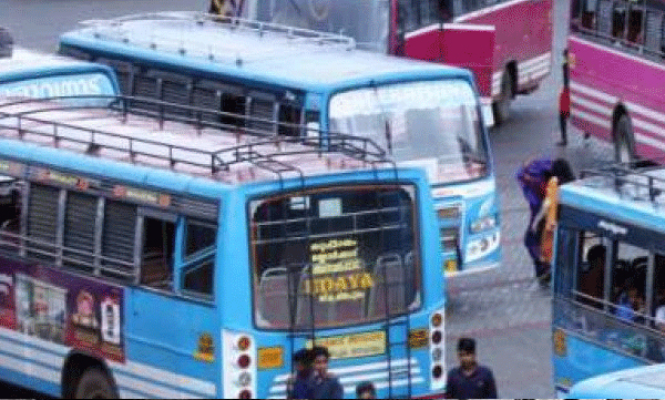 “സ്വകാര്യ ബസുകൾ സർക്കാർ ഏറ്റെടുക്കുകയോ അല്ലെങ്കിൽ പകുതി വിലയ്ക്ക് ഡീസൽ നൽകുകയോ വേണം”: പ്രൈവറ്റ് ബസ് ഉടമകൾ